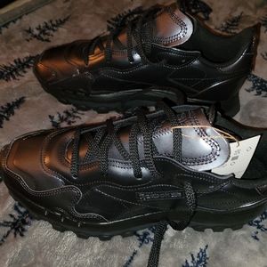 Reebok clasic cardi b size 12